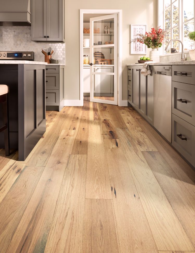 hardwood flooring in an Illinois kitchen