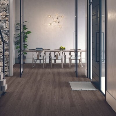 wood look laminate in an elegant IL dining room